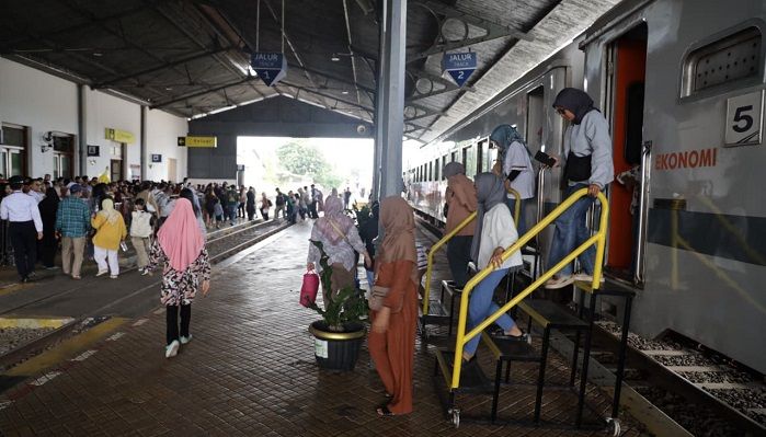 KA Siliwangi Jadi Primadona Lebaran 2026, Okupansi Tembus 201 Persen