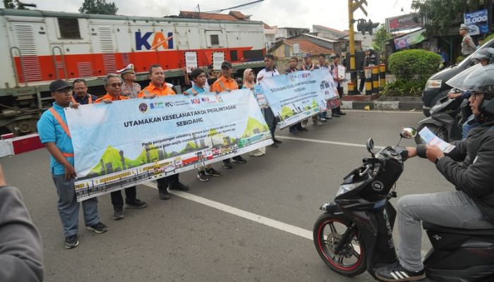 KAI Daop 2 Bandung Imbau Masyarakat Disiplin Berlalu Lintas di Perlintasan Sebidang