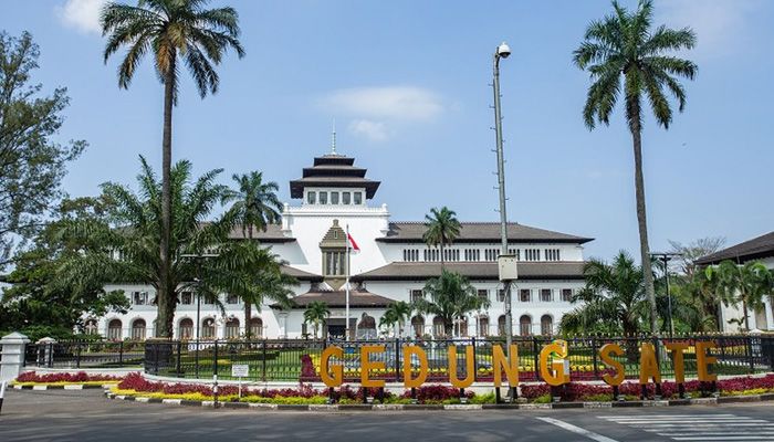 Revitalisasi Gedung Sate: Aspirasi Jalan, Kemacetan Hilang