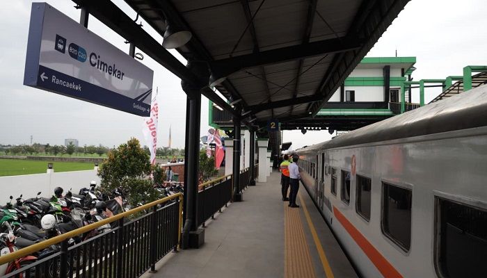 KAI Daop 2 Bandung Imbau Pelanggan Datang Lebih Awal ke Stasiun Jelang Pertandingan Persib