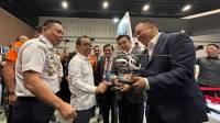 Menko PMK Pratikno Tinjau Produk Unggulan PTDI pada Hari Pertama Pameran IISAR 2026