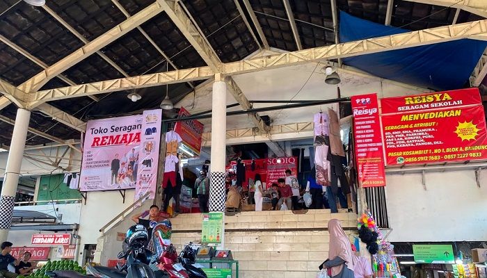 Tahun Ajaran Baru, Pasar Kosambi Jadi Pilihan Masyarakat Berburu Perlengkapan Sekolah