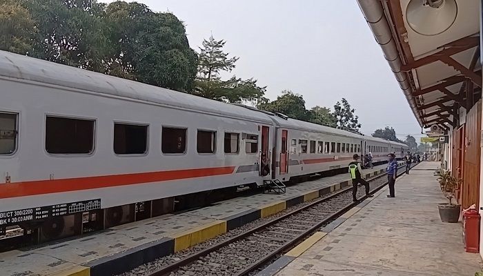 KAI Daop 2 Bandung Pastikan Perjalanan Kereta Api Aman Pasca Gempa di Selatan Sukabumi