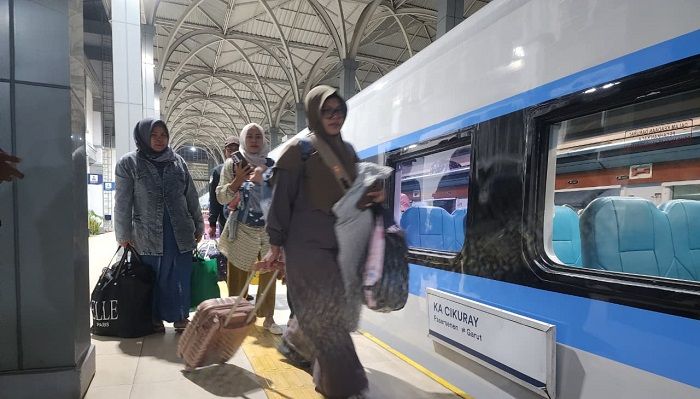 KA Cikuray Jadi Kereta Favorit Pengguna Jasa dari Daop 2 Bandung