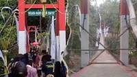 Baru Diresmikan, Jembatan Gantung Pongpet Pangandaran Ambruk Saat Dilewati Bupati