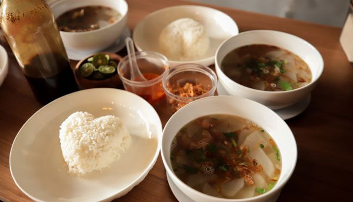 Soto Bandung Lejen Pertahankan Resep 1953, Kini Dikenal hingga Mancanegara