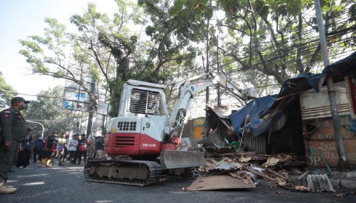 Satpol PP Tertibkan 58 Bangunan di Jalan Rajawali, Trotoar Dikembalikan untuk Pejalan Kaki