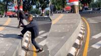 Trotoar di Kawasan Gasibu Bandung Disorot, Tingginya Sampai Lutut Orang Dewasa