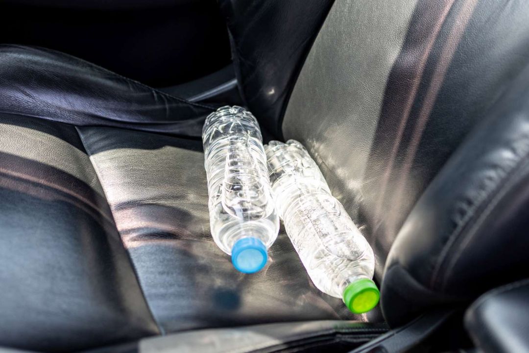 Kebiasaan Meninggalkan Botol Air di Dalam Mobil Panas, Apa Risikonya? Ini Penjelasannya