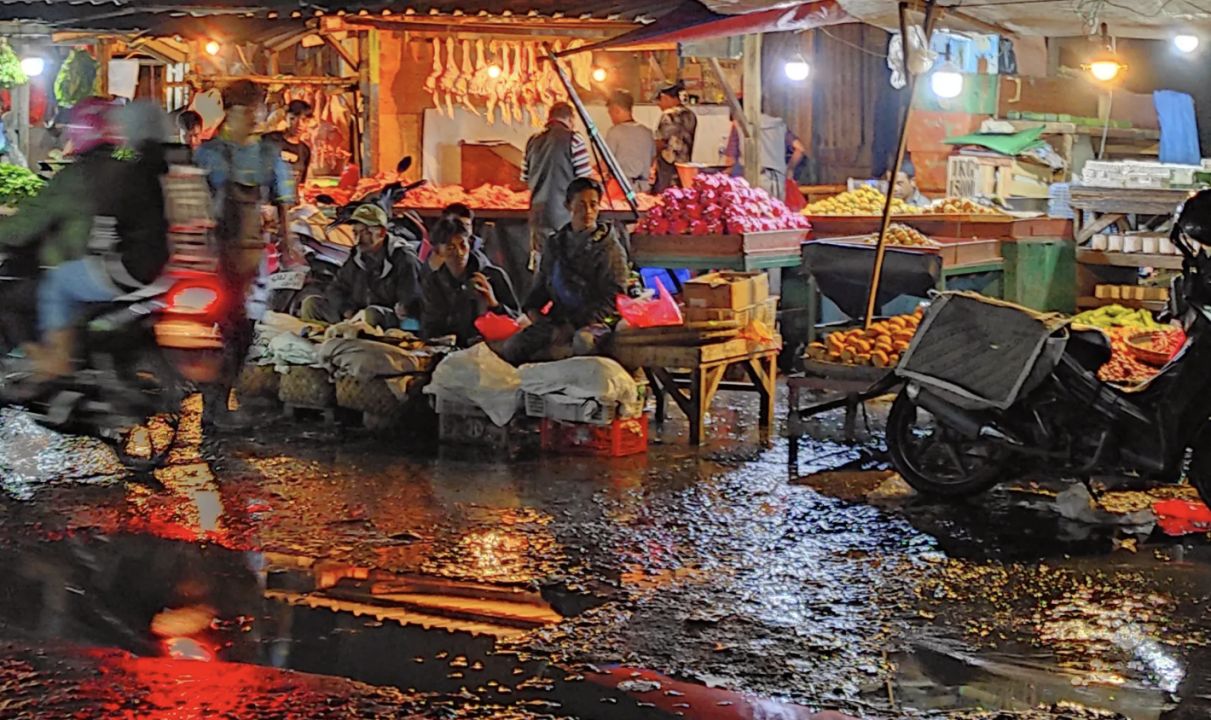 Pasar Ciroyom Mau Dibenerin! Pedagang Bakal Pindah ke Bekas Terminal, Ada Apa?